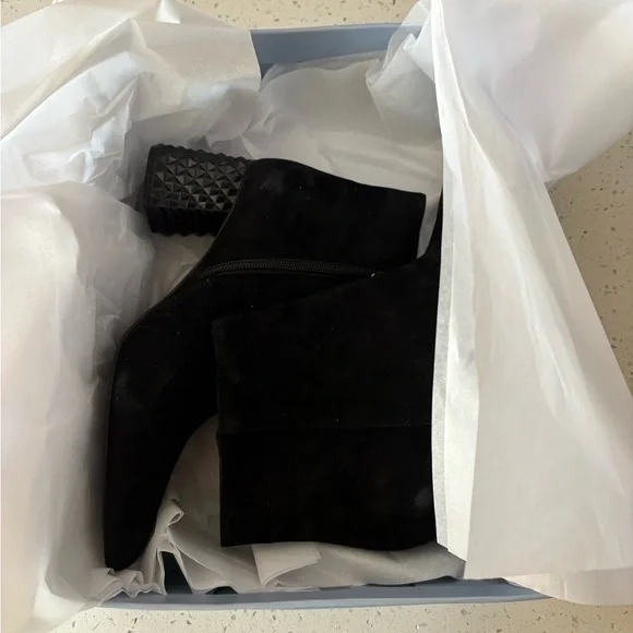 Antonio Melani Black Suede boots with cool heel 8m - Picture 9 of 10